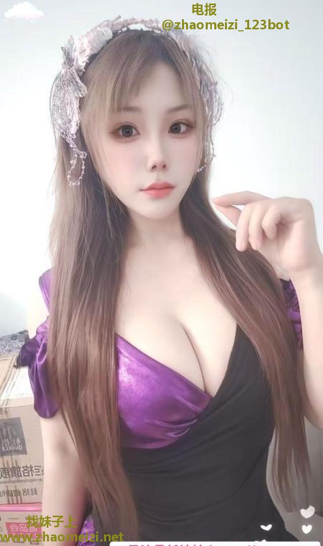 美乳小姐