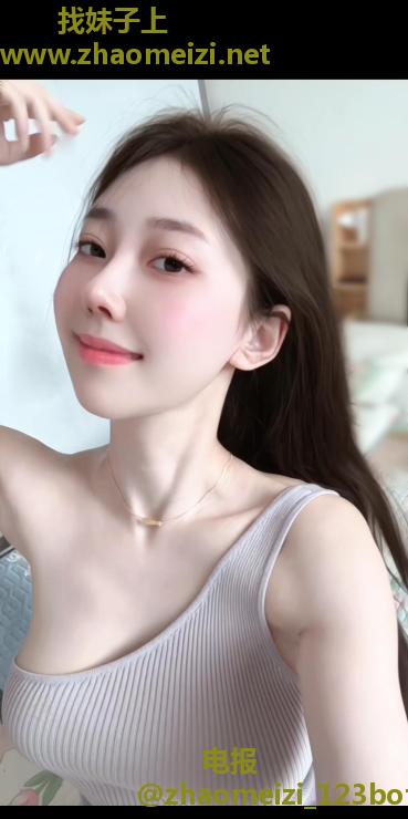 丰满纯情小美女
