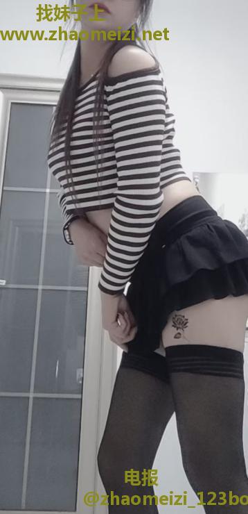 小海地性感少妇