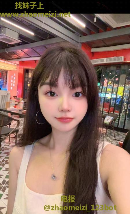 身材苗条肤白小希