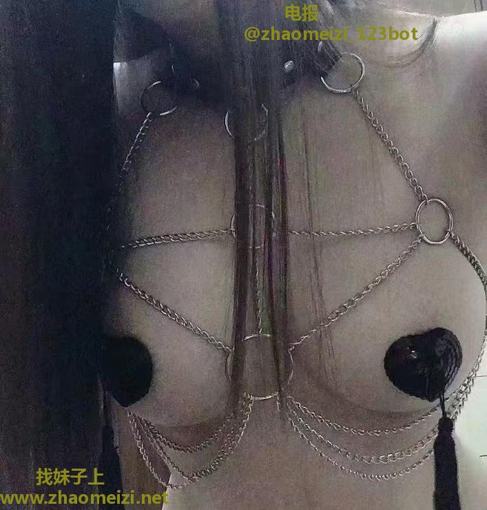 轻少妇盈盈
