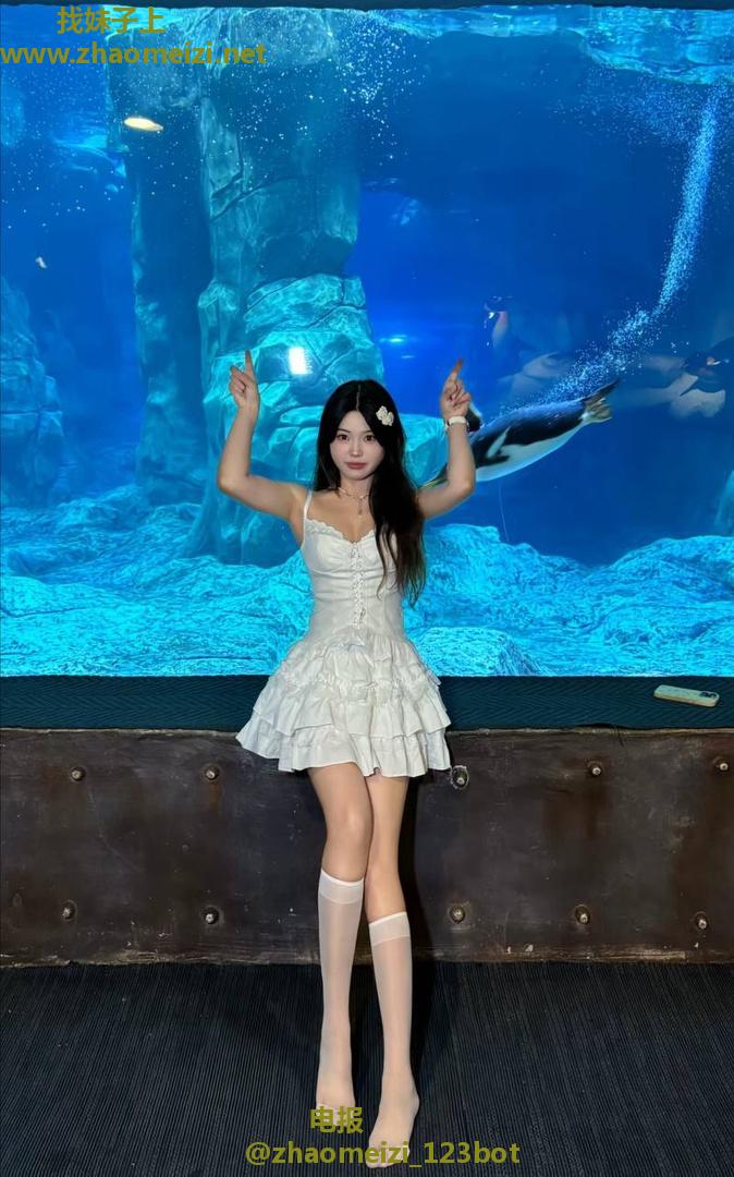大胸妹刚下海