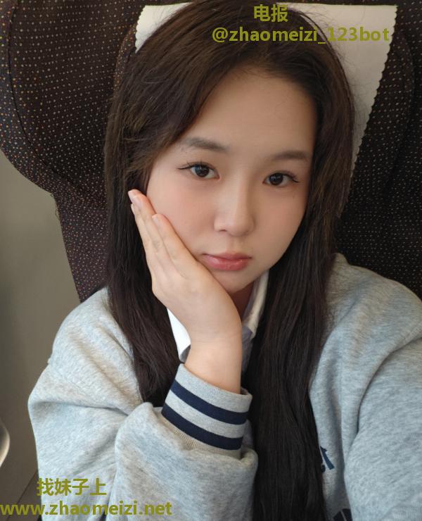 聋人的女孩微胖
