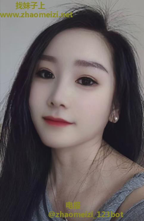 白白的邻家少妇