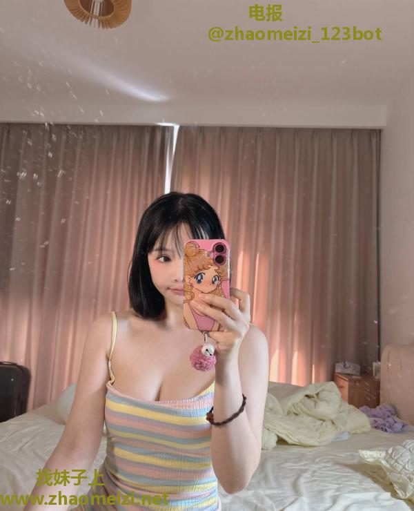 粉嫩身材好颜值老师