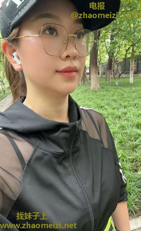 眼镜姐姐