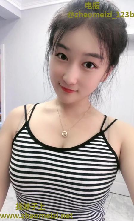 女友感萌萌老师