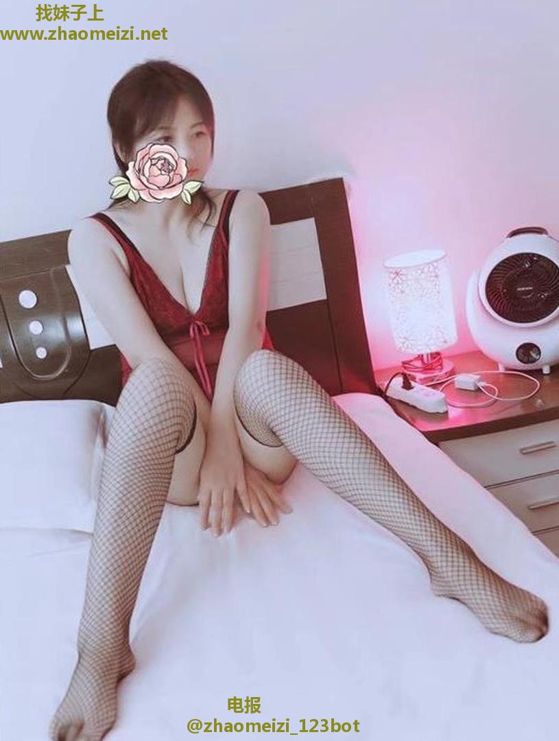 魔鬼身材小可欣