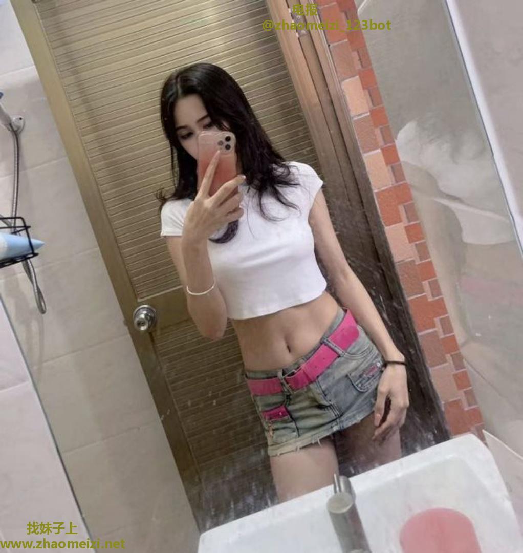 返食女友般大胸御姐