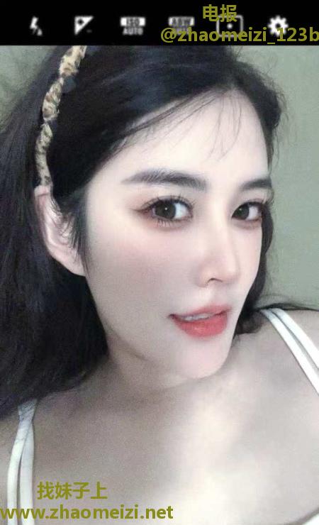 白嫩长腿佳佳