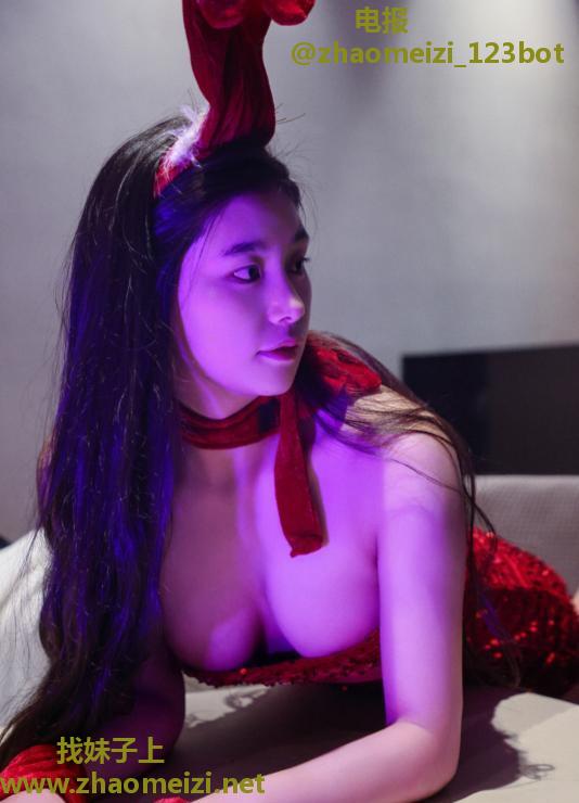 园区丰满年轻妹子