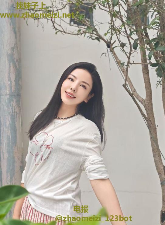 轻熟肥臀小鱼姐