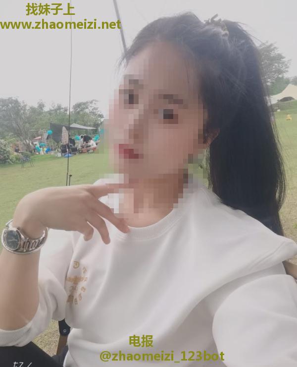胸小屁股大女