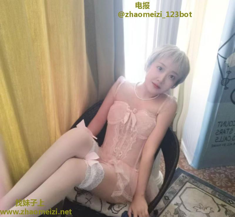 一米五娇小贝宁