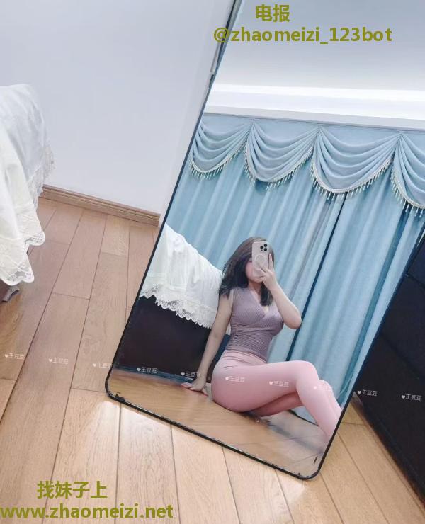 园区王豆豆巨乳萝莉