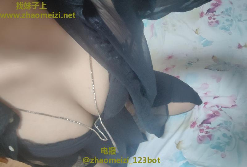 肥臀骚气良家少妇