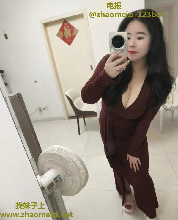 南山40G巨乳露露