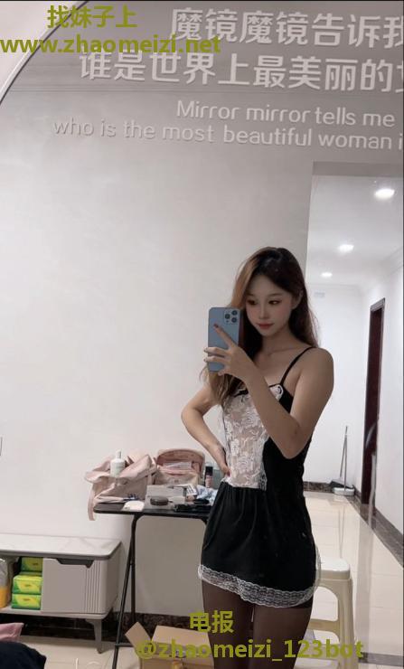 天河疯狂舌吻张蓓蓓