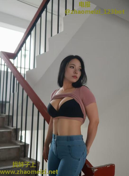 170欧美型瑜伽教练