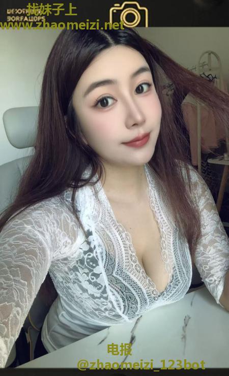 罍街巨乳少女静静