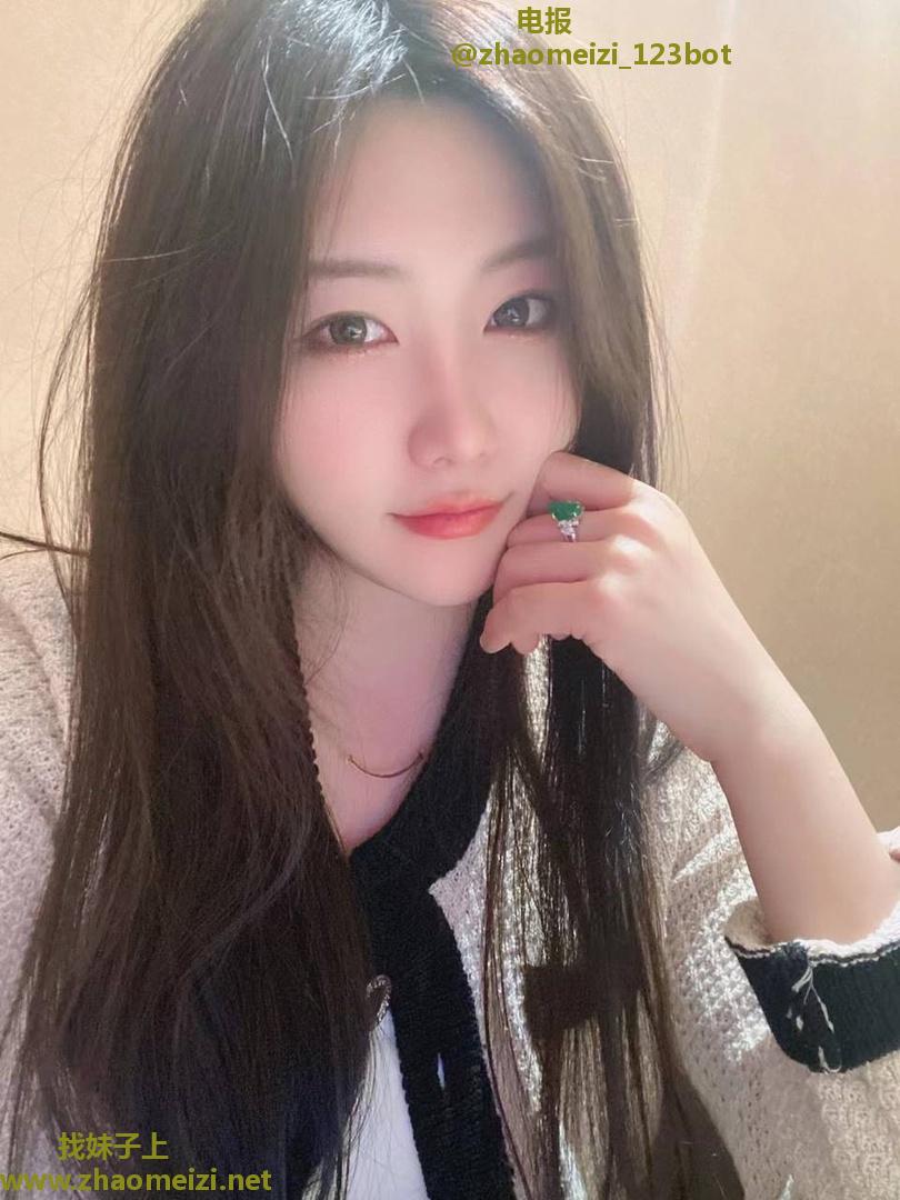 性感小骚妹人美肤白口活好