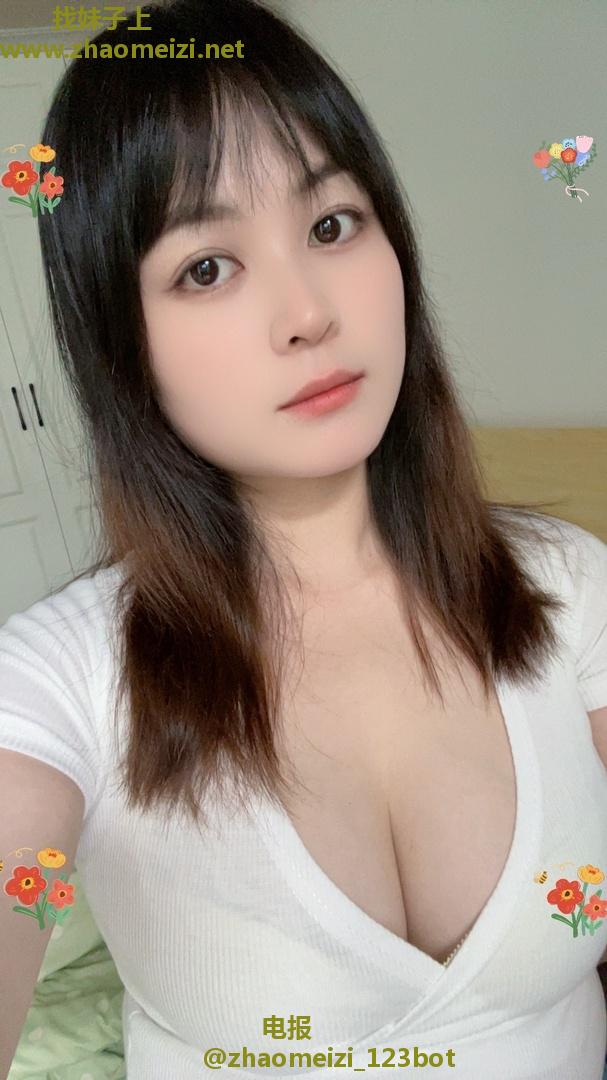 秦淮居家大胸少妇