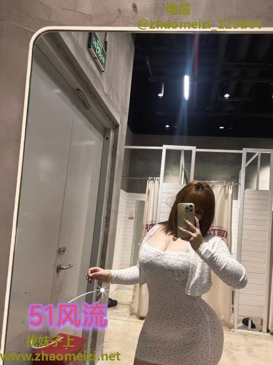 蜀山胸大屁股大bbw