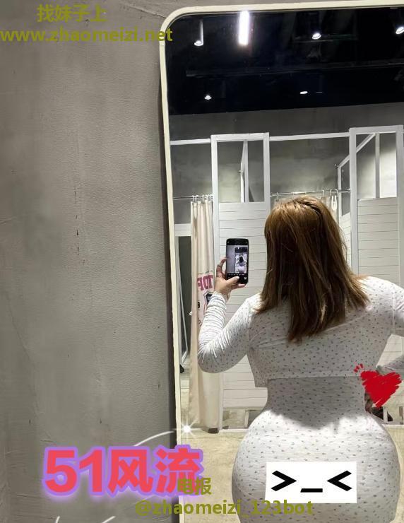 蜀山胸大屁股大bbw