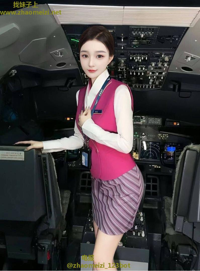 喜欢玩情趣的在职空姐超白