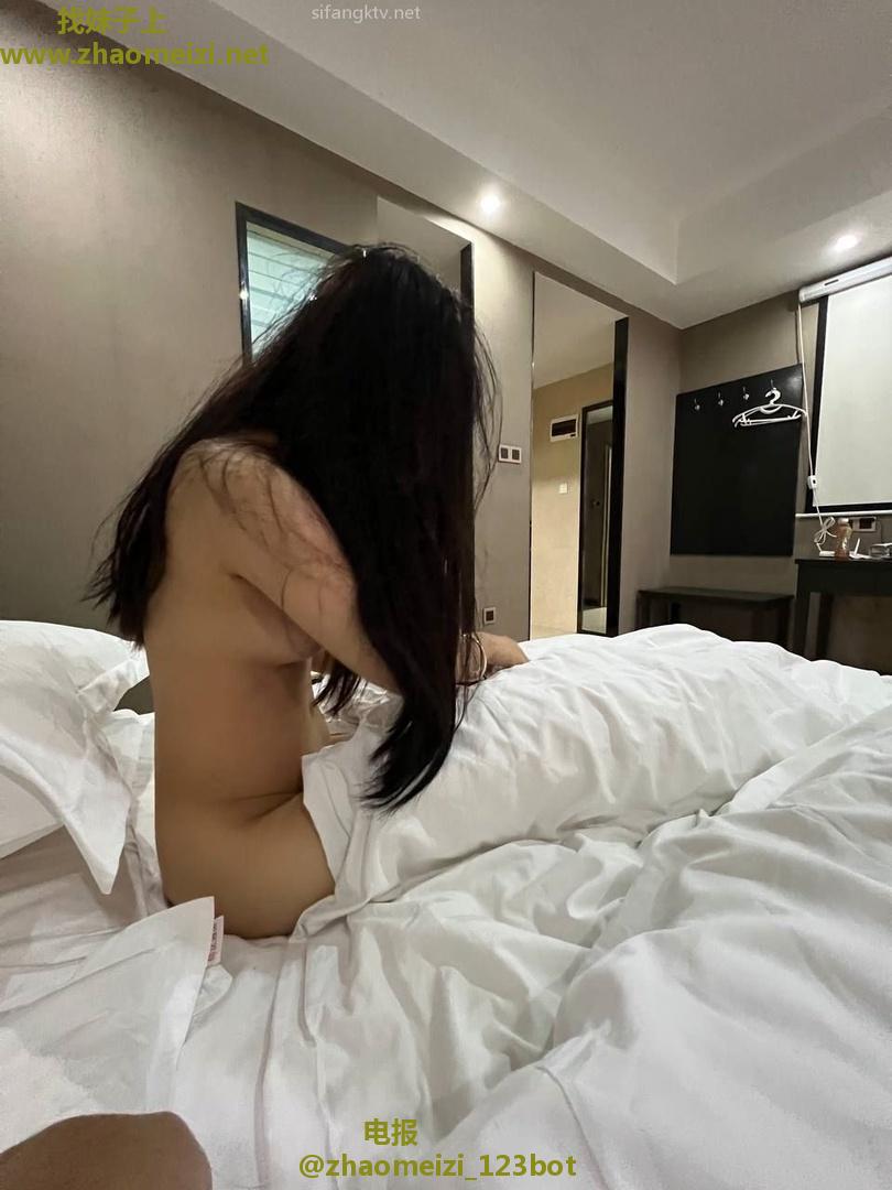 嫩妹服务主动又够骚