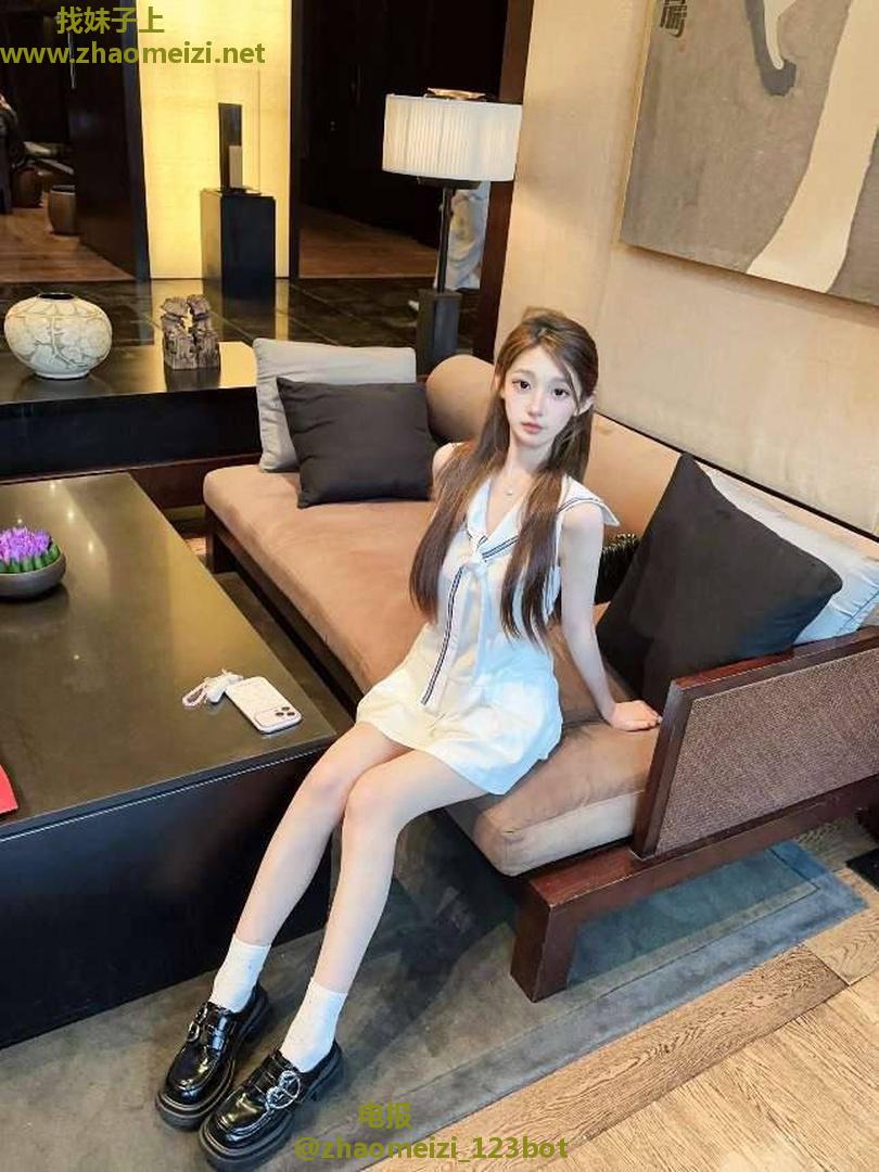 极品学生蜜桃臀酥软胸