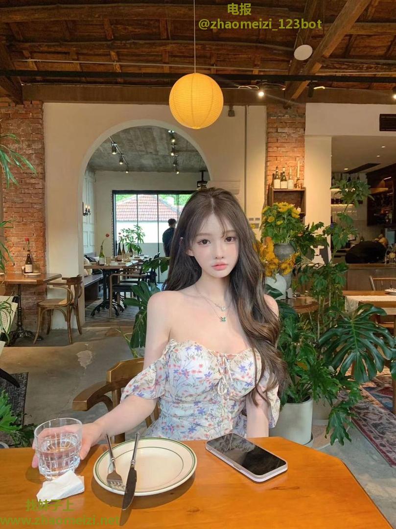 值得二刷的00后小奶牛