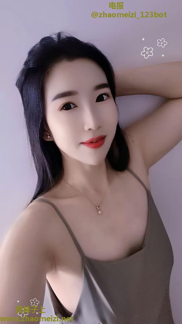 肤白貌美贼骚活好