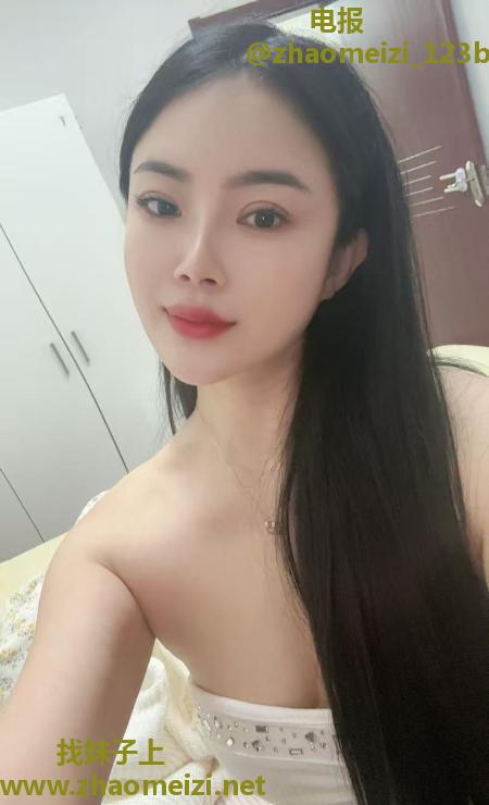 放得开的大胸少妇