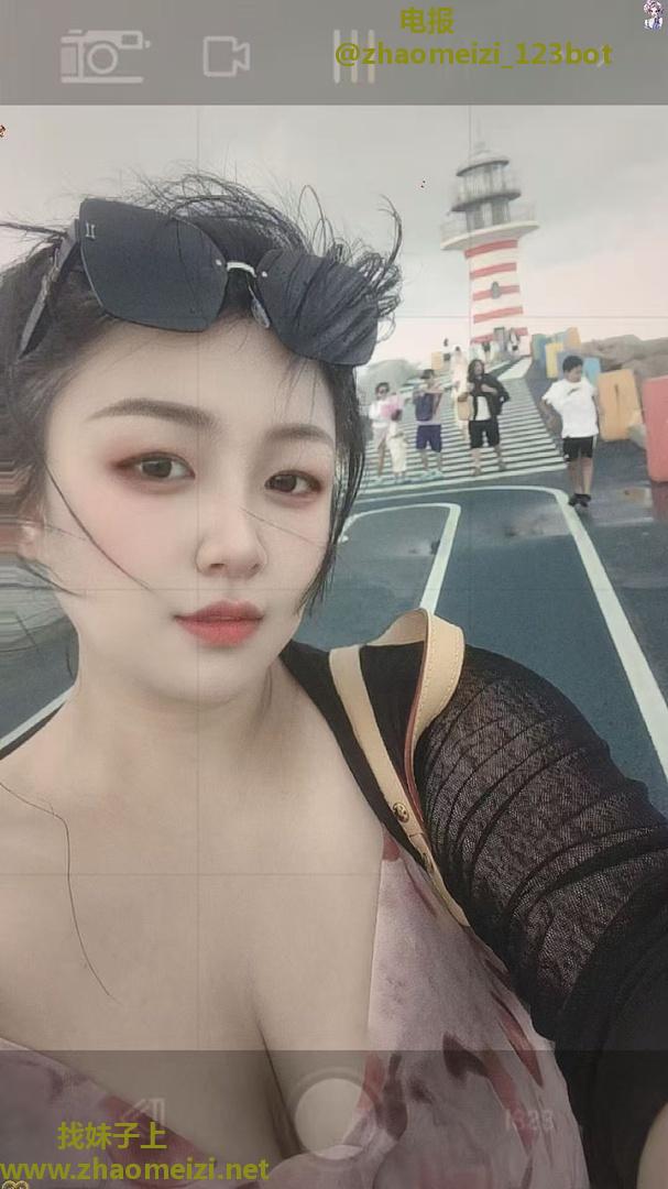 丰满极品骚姐姐