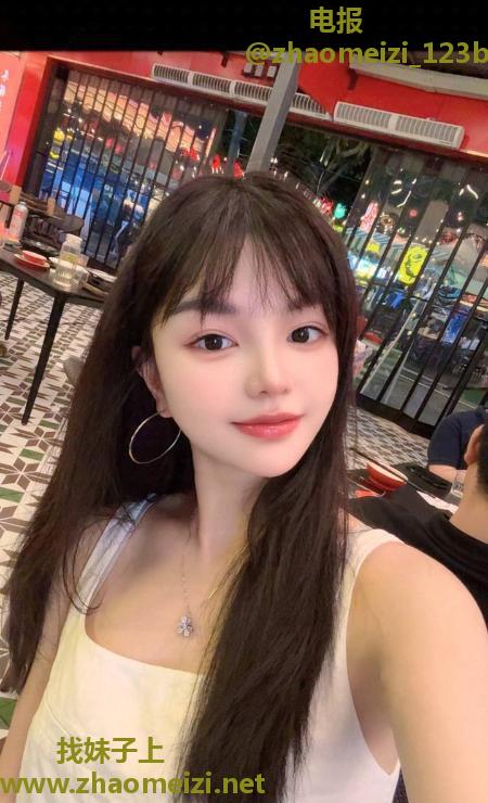 清纯颜值身材好老师