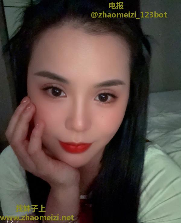 服务系大胸少妇