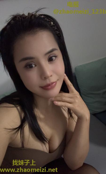 服务系大胸少妇