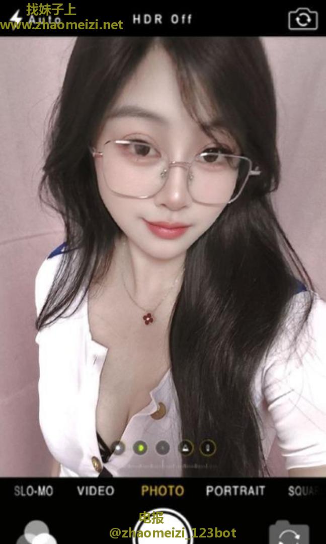 粉嫩风骚大奶妹云儿