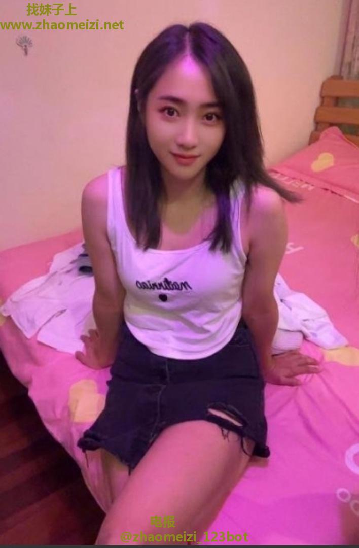 白嫩舞蹈学妹水量大