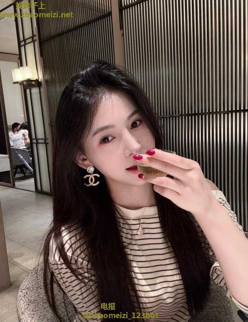 扬州妹妹胸大身材好