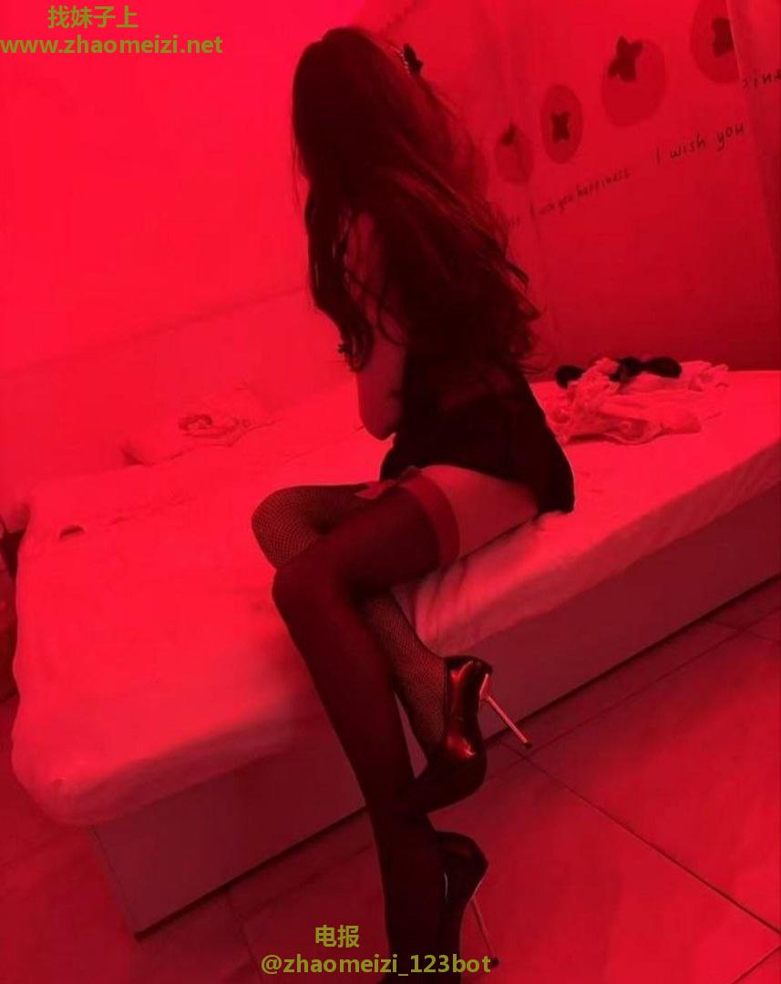 身材匀称温柔少妇