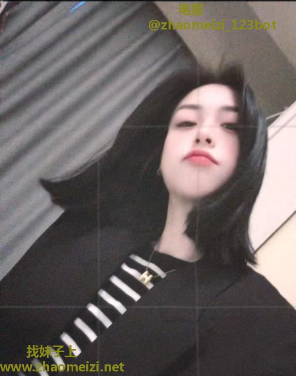 长宁气质短发御姐