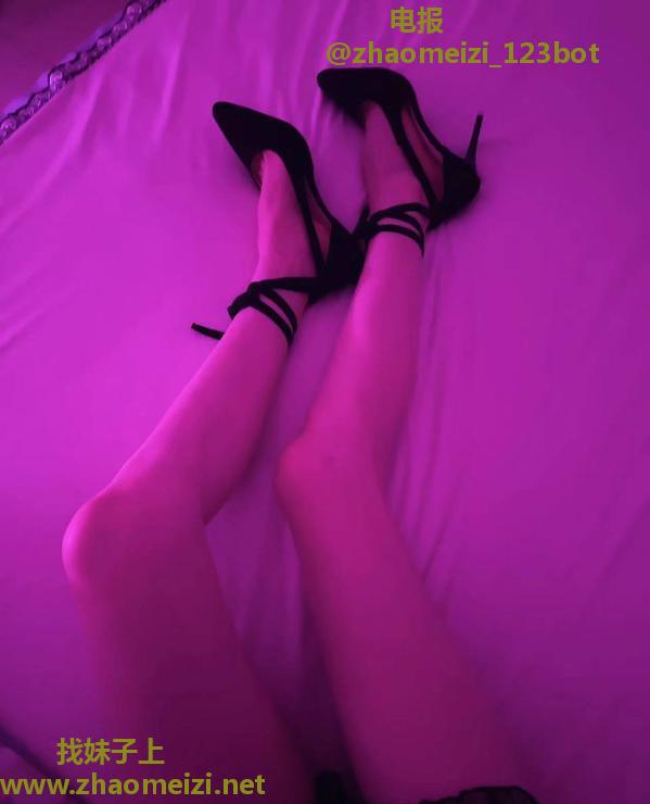 布吉高挑大长腿美女