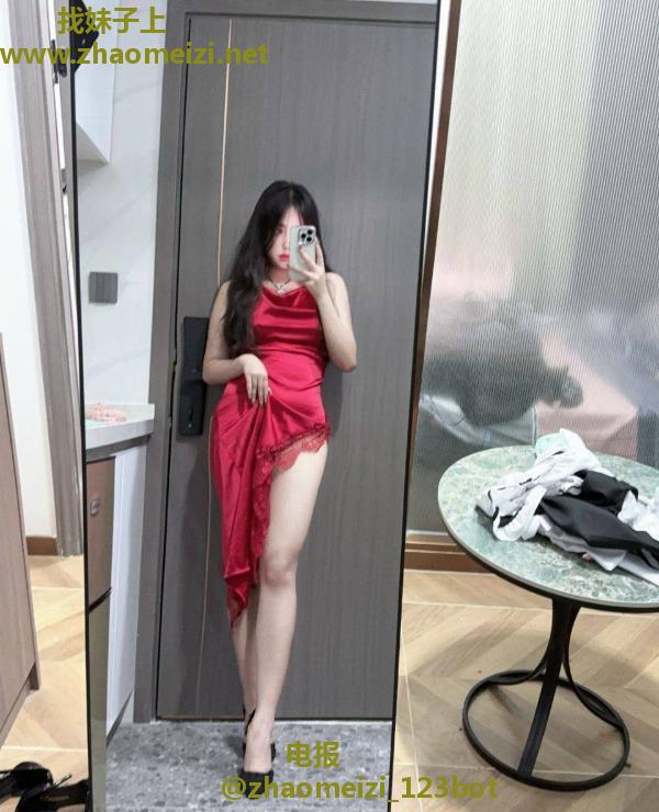 龙华区制服曼曼