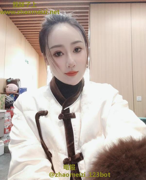 人妻丽萨新人三通