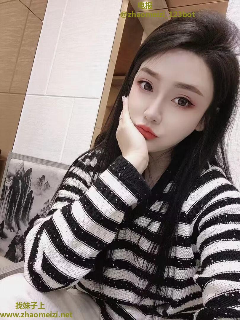 个人气质小姐姐