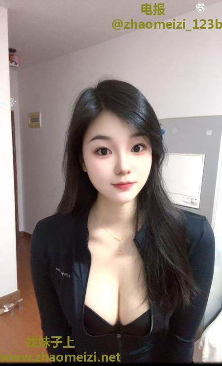 福田腿模小辣椒