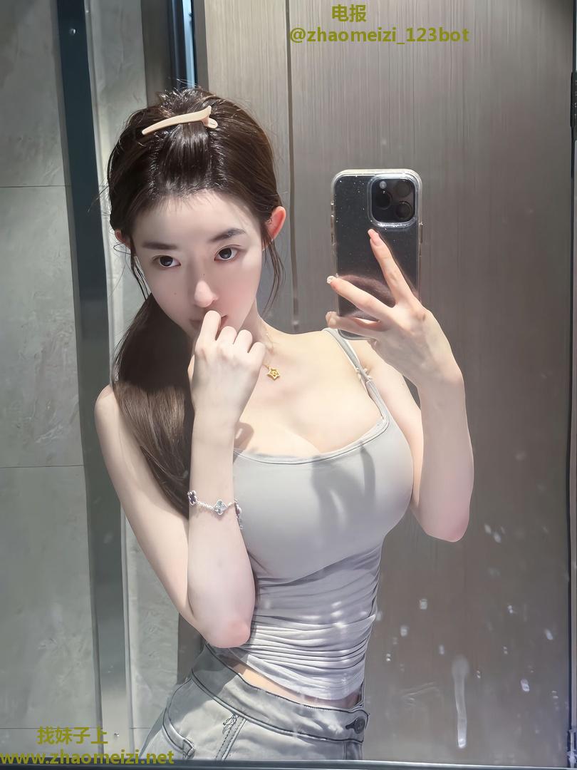 集美觅得大美女胸大逼嫩