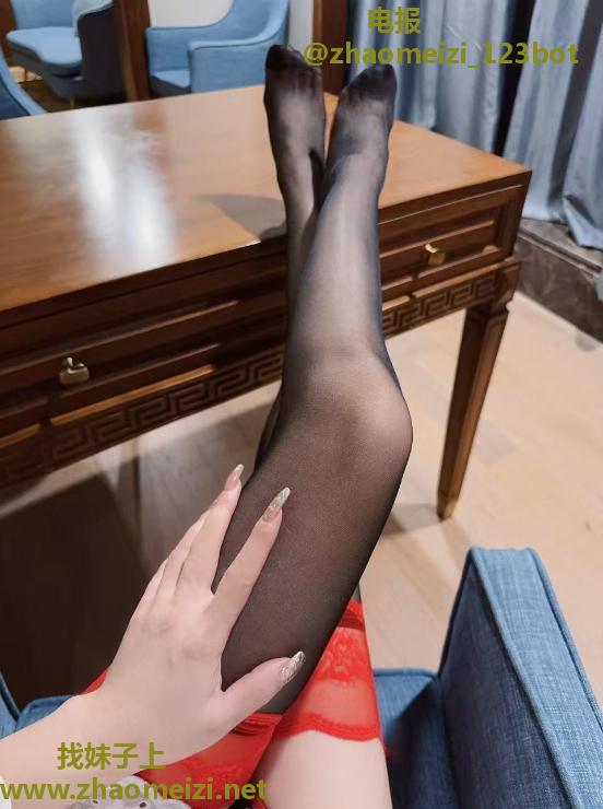 相城美貌大长腿青青